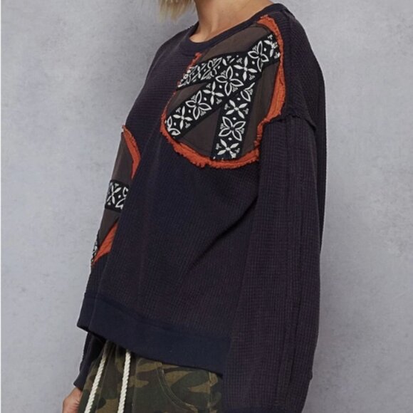 POL NAVY PEACE SIGN APPLIQUE THERMAL TOP - Picture 2 of 7